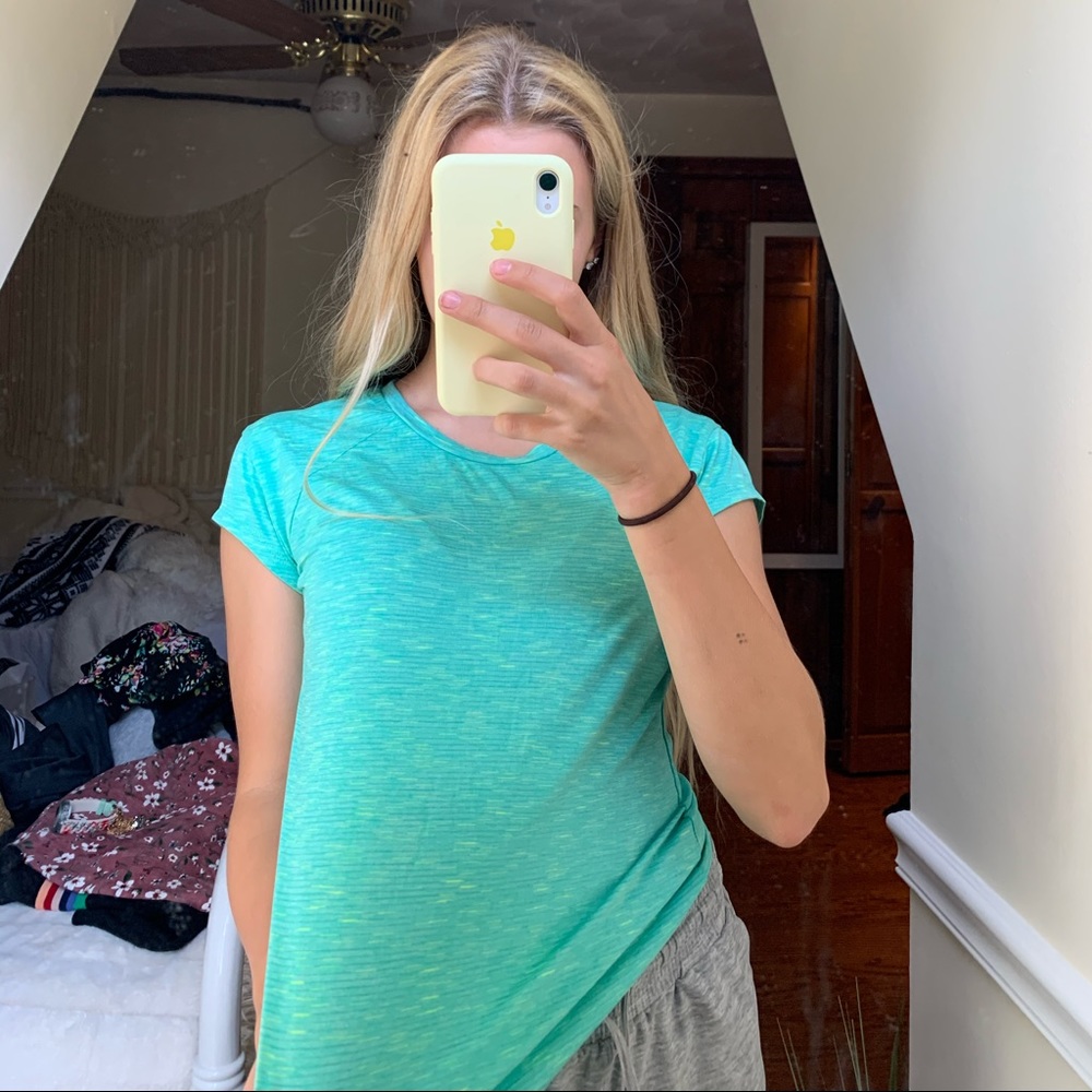 Athletic tee shirt